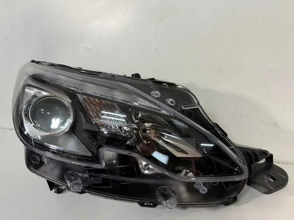 Rechter Voorlicht Peugeot 2008 I 1 Lift FL 2016- LED image 3