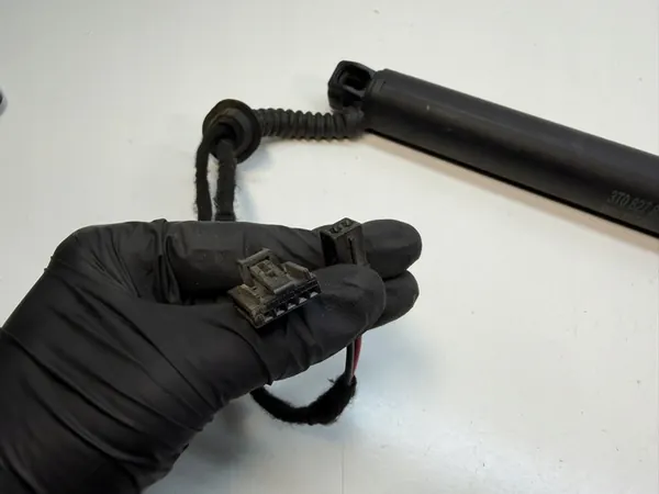 Elektrisk baklucka aktuator SKODA SUPERB II 3T0827852C image 4