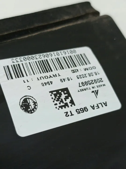 OEM 20925997 Moldura Portão Traseiro Alfa Romeo Tonale image 6
