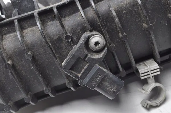 MINI F54 F55 F56 F57 F60 BMW F40 F44 F46 1.5 T Coletor de admissão 8655825 image 2