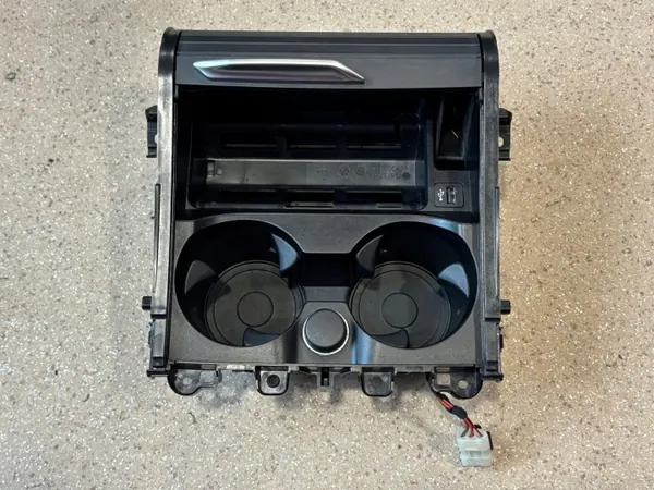 Främre dryckeshållare OEM 9392685 för BMW X3 G01 2019 image 2