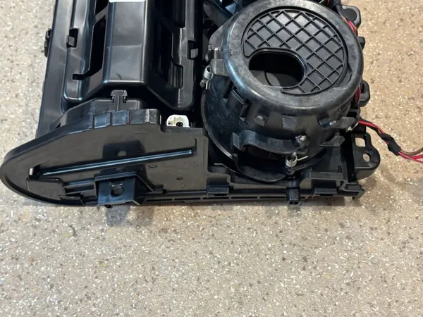 Främre dryckeshållare OEM 9392685 för BMW X3 G01 2019 image 10