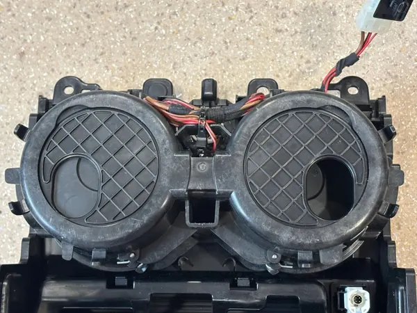 Främre dryckeshållare OEM 9392685 för BMW X3 G01 2019 image 7