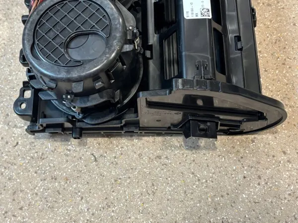 Främre dryckeshållare OEM 9392685 för BMW X3 G01 2019 image 8
