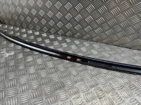 BMW X7 G07 2022 Tavaratilan luukun verhoilu OEM 7312188 image 6