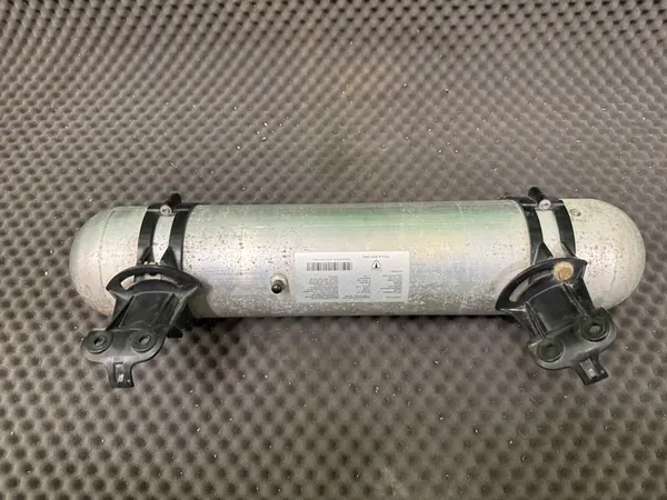 Réservoir de suspension pneumatique Tesla Model S image 1