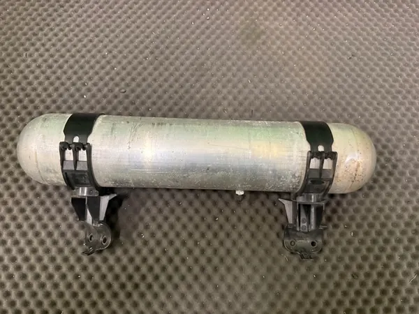 Réservoir de suspension pneumatique Tesla Model S image 2