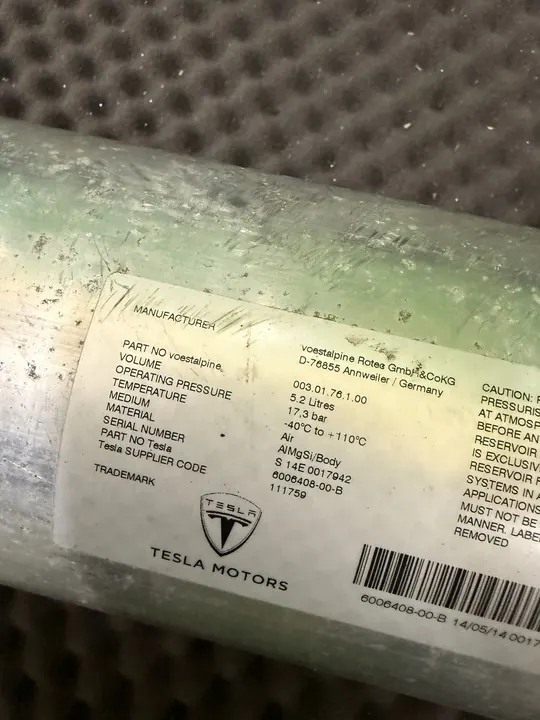 Réservoir de suspension pneumatique Tesla Model S image 3