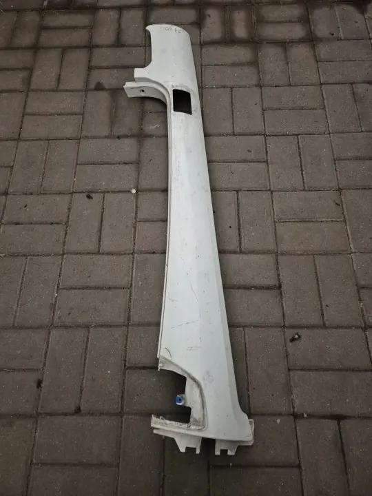 OEM 81624100198 Garniture pilier droit cabine MAN TGX Euro 6 image 2