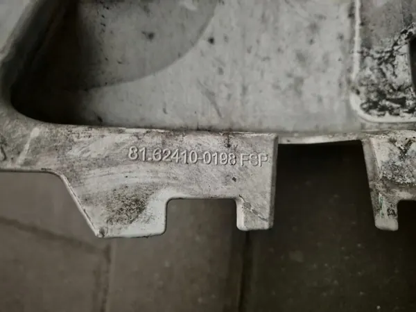 OEM 81624100198 Garniture pilier droit cabine MAN TGX Euro 6 image 3