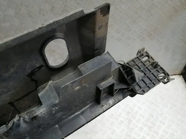 Placa de cobertura para-choques OEM 9673271680 Peugeot 208 image 4