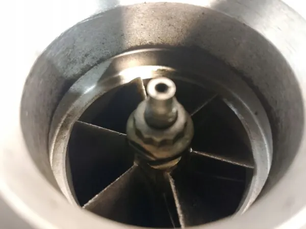 Turboahtim OEM 14411 AW400 Nissan Almera Tinolle image 3