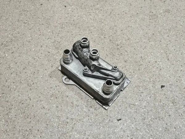 Arrefecedor óleo caixa Mercedes-Benz C W205 2018 OEM A0995001900 image 5