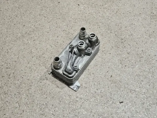 Arrefecedor óleo caixa Mercedes-Benz C W205 2018 OEM A0995001900 image 6