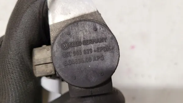 Vanne électromagnétique AUDI A8 D2 2.5L Diesel OEM image 2