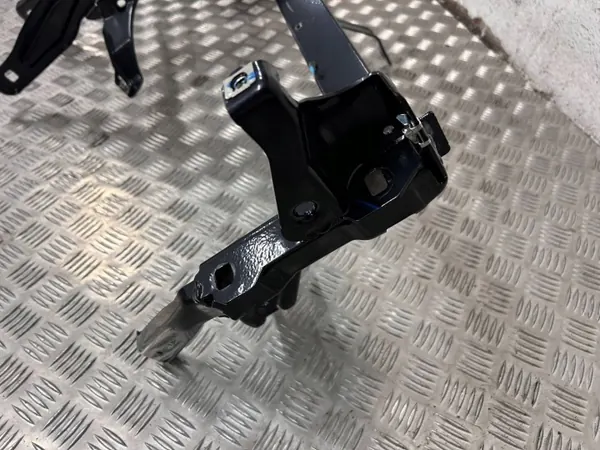 Audi Q5 SQ5 kojetaulun vahvike OEM 80B857017B image 6