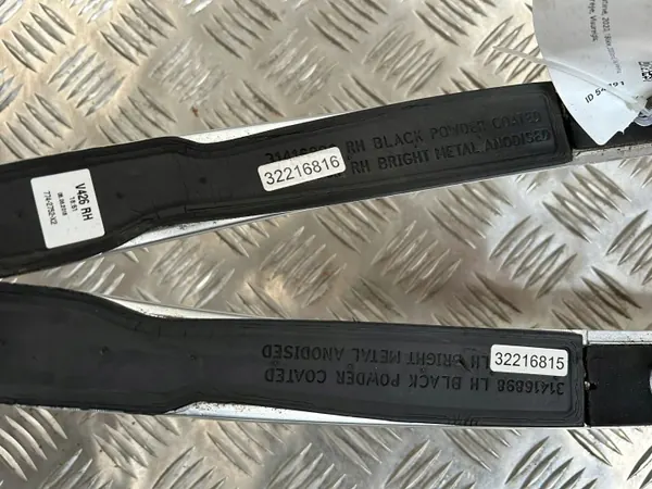 Volvo XC60 2020 takräcken OEM 32216815 image 3