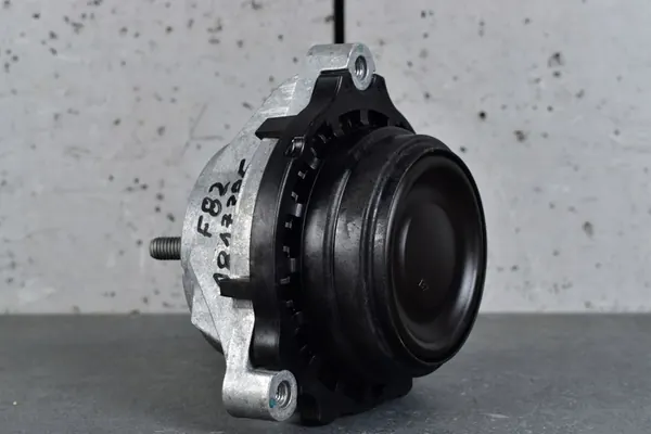 BMW M3 F80 M4 F82 F83 M2 F87 Supporto Motore Sinistro 2284817 image 4