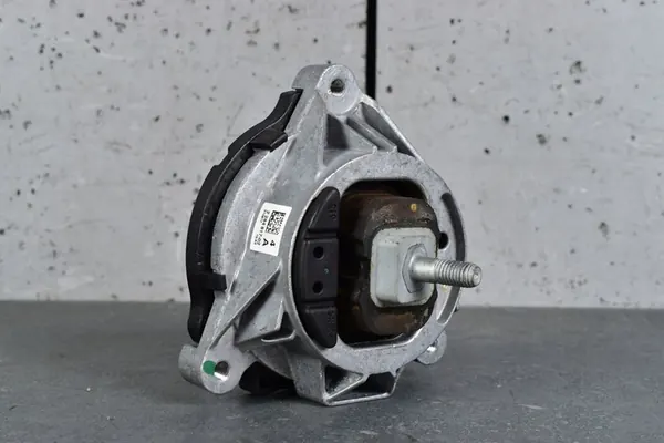 BMW M3 F80 M4 F82 F83 M2 F87 Supporto Motore Sinistro 2284817 image 6