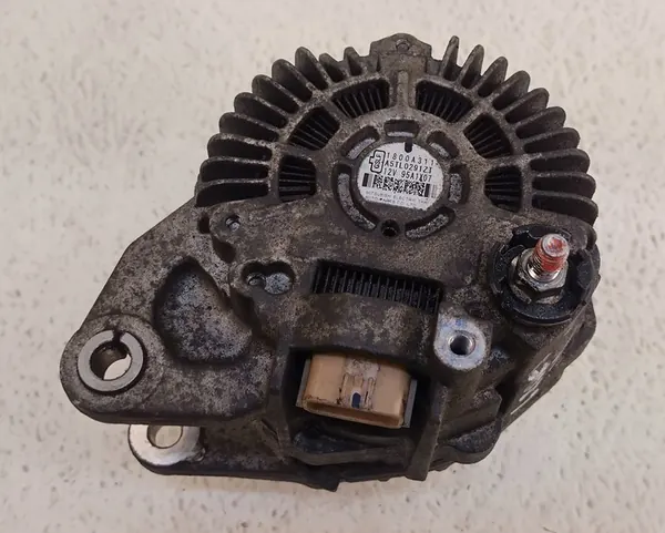 Vaihtovirtageneraattori Mitsubishi L200 2.5 DID OE 1800A311 image 4