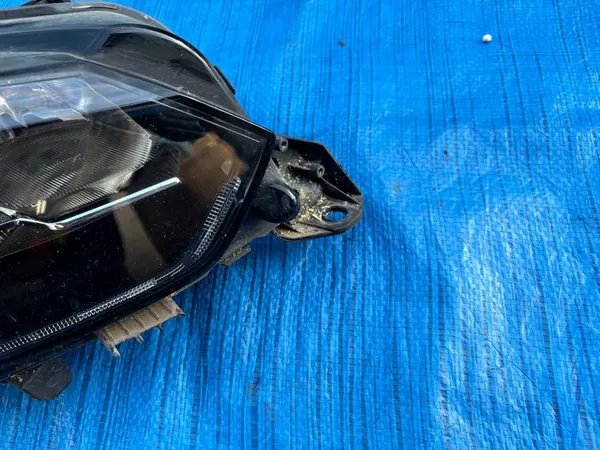 PEUGEOT 208 II Rechter Voorlicht Europa image 5