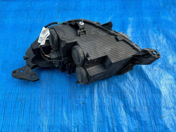 PEUGEOT 208 II Rechter Voorlicht Europa image 6