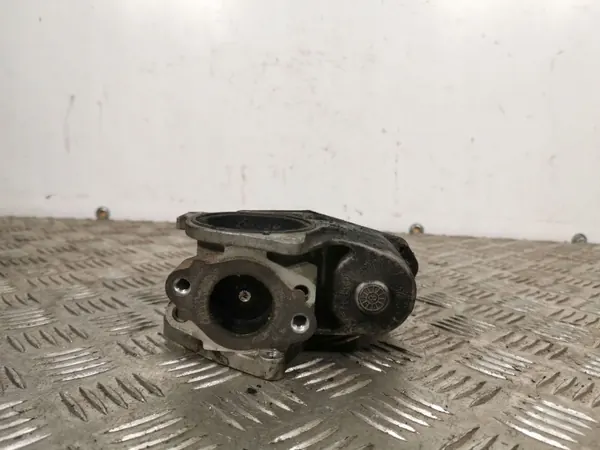 Volkswagen OE 03L131501E Válvula EGR - Usado image 4