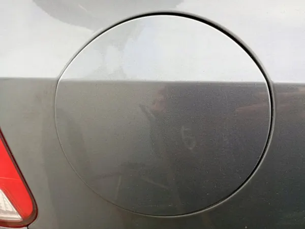 VW Golf VI Bränslelucka OEM MM-2402-42 Begagnad image 2