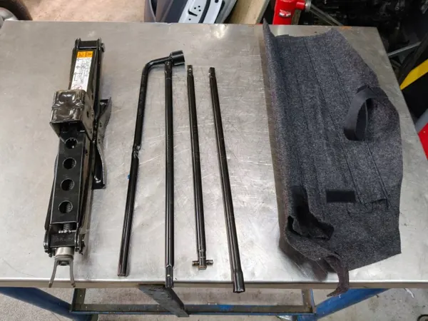 Ford OEM Radschlüssel-Set für Ranger V 2016 R image 2