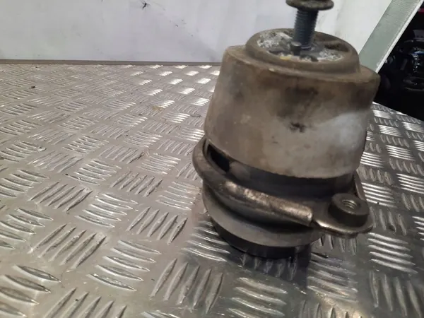 Porsche Cayenne (92A) 2011 Engine Mount Left image 4