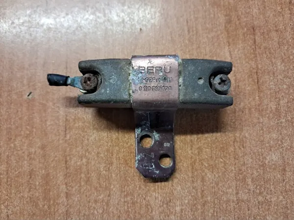 Ontstekingsweerstand Mercedes W126 W123 W124 image 1