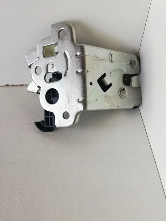 Bagagelås Audi A4 S4 B8 8K 8K9827505A image 2