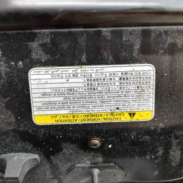 Kraftstofftankklappe Nissan Leaf OEM 657015SH7A - Gebraucht image 7