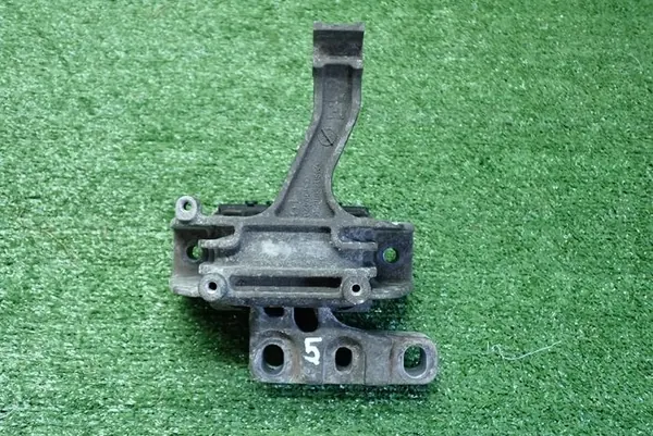 Support moteur OEM 5Q0199262BJ pour groupe VW image 2