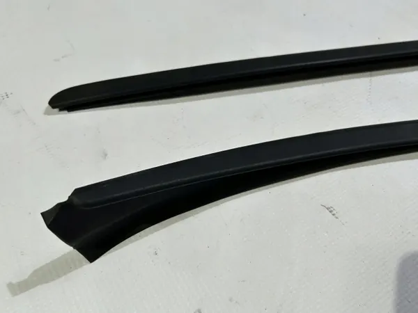 Lincoln A-pilarin koriste OEM gd9bf03195ad Vas/Oik image 3