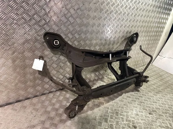 Volvo XC60 2015 Traverse arrière OEM 3524094 image 4