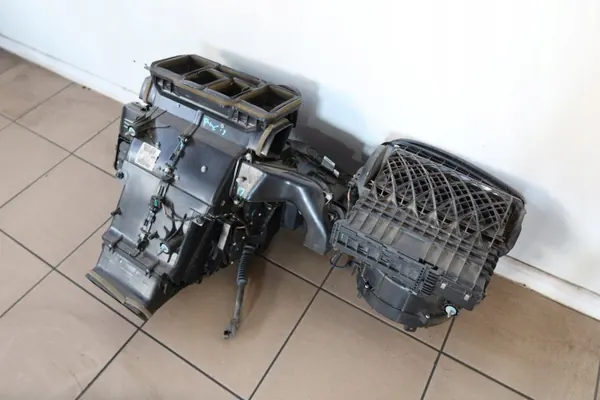 Núcleo calefactor Mercedes GL OEM 2518340161 - Usado image 2