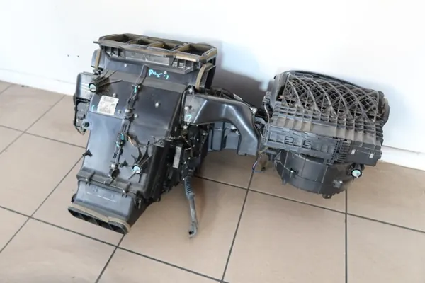 Núcleo calefactor Mercedes GL OEM 2518340161 - Usado image 4