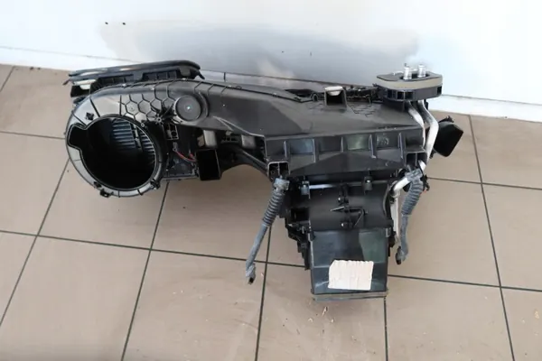 Núcleo calefactor Mercedes GL OEM 2518340161 - Usado image 5