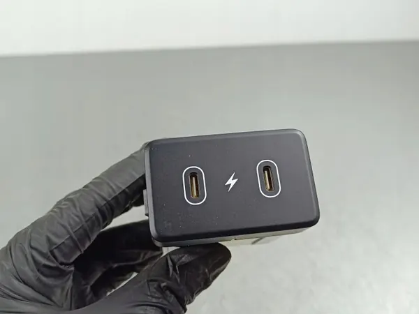 Tomada USB Hyundai OEM FOB56522 - Peça usada image 2