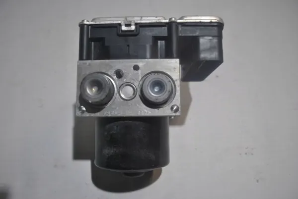 Pompe ABS Mercedes A1724314512 pour W204/X204 GLK image 2