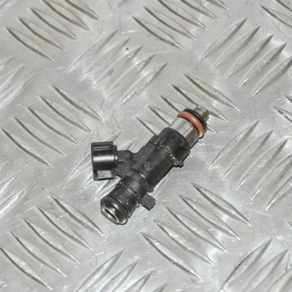 Nissan Micra III K12 Injectorens set 2008 image 3