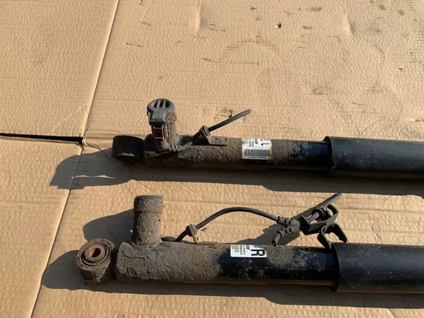 Amortizzatore posteriore sinistro attivo VW Passat B6 B7 CC image 2