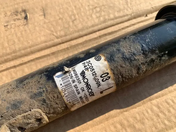 Amortizzatore posteriore sinistro attivo VW Passat B6 B7 CC image 3