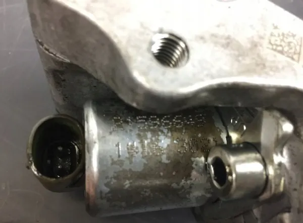 Volvo Abgasbremsventilblock OEM 21515323 image 4