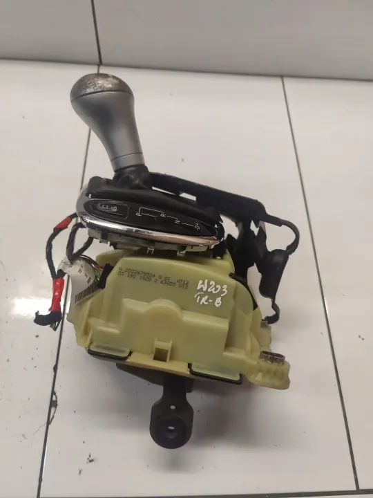 Mercedes C W203 Versnellingspook OEM A2032678524 image 2