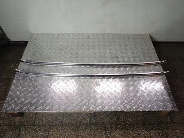 Barras de techo Audi A4 B8 OEM 8K9860021A - Usado image 2