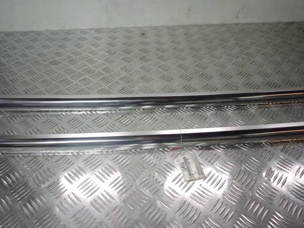 Barras de techo Audi A4 B8 OEM 8K9860021A - Usado image 3