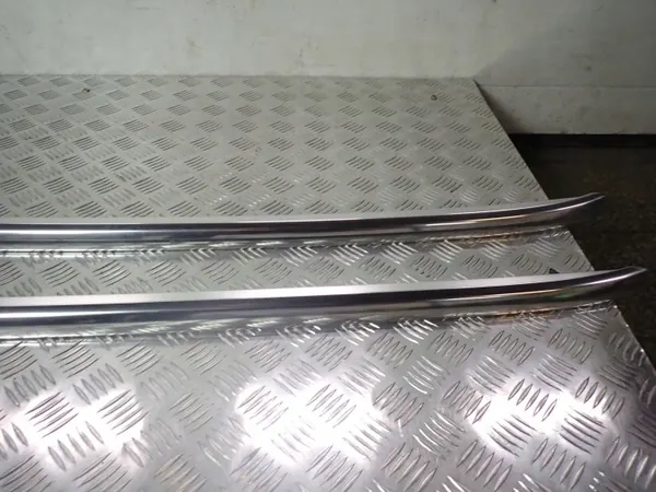 Barras de techo Audi A4 B8 OEM 8K9860021A - Usado image 4