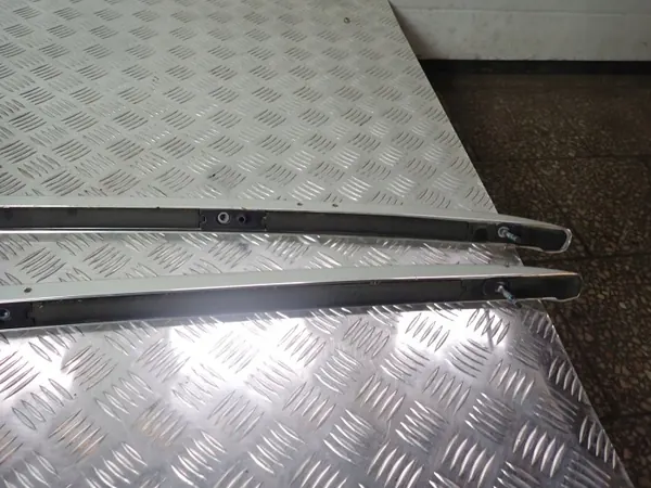 Barras de techo Audi A4 B8 OEM 8K9860021A - Usado image 7